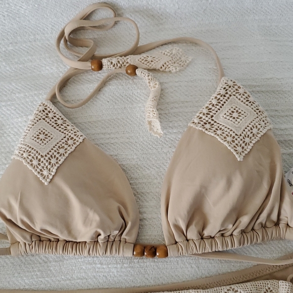 Becca bikini macramé' w/beads NWT - Picture 7 of 11